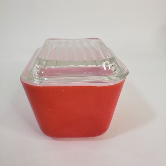 Vtg Pyrex Red Refrigerator Dish Round Backstamp Ribbed Lid 0 501 Glossy 1.5 cup - Picture 3 of 7